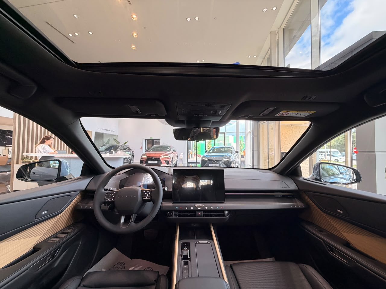 ES 500e Luxury (9/10)