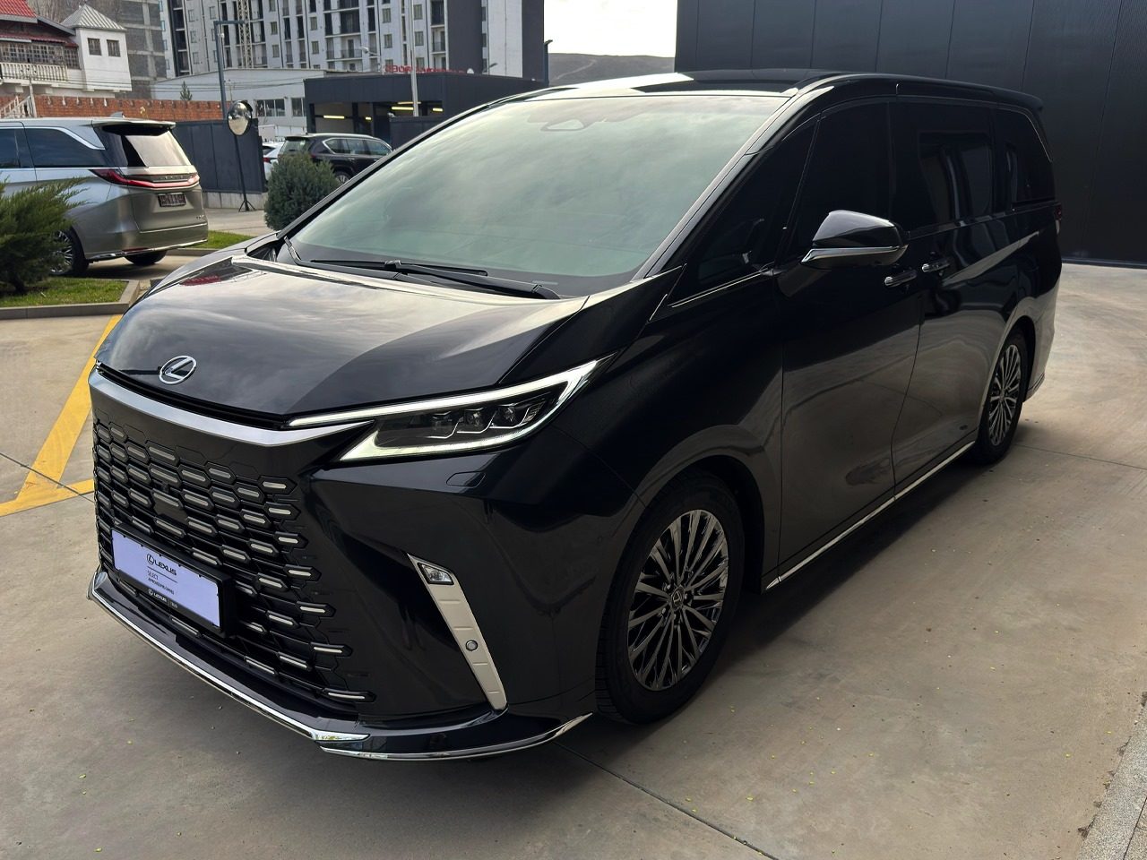 LM 350h 4 seater (3/11)