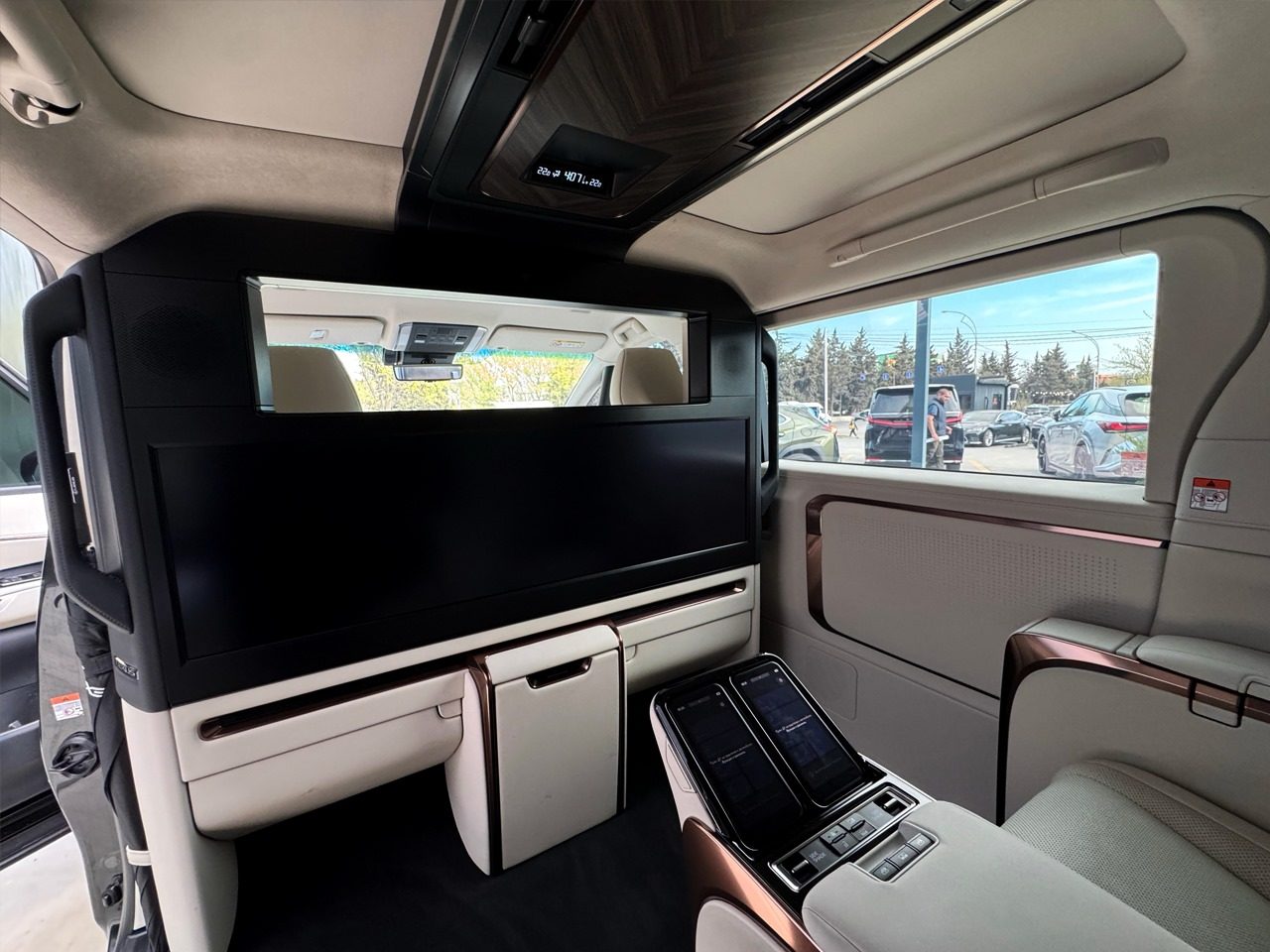 LM 350h 4 seater (8/11)