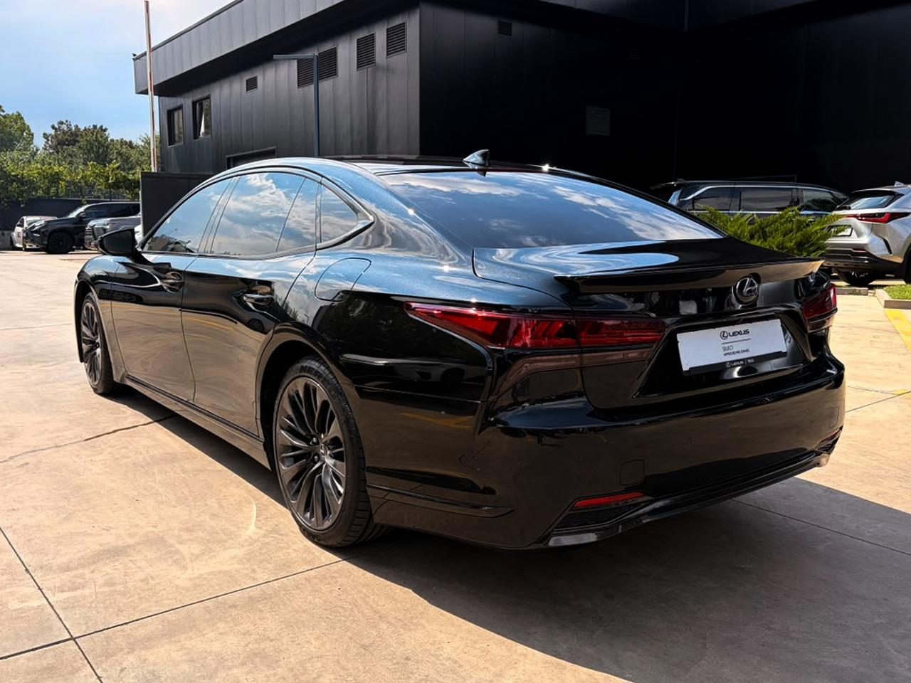 LS 500h luxury (6/11)
