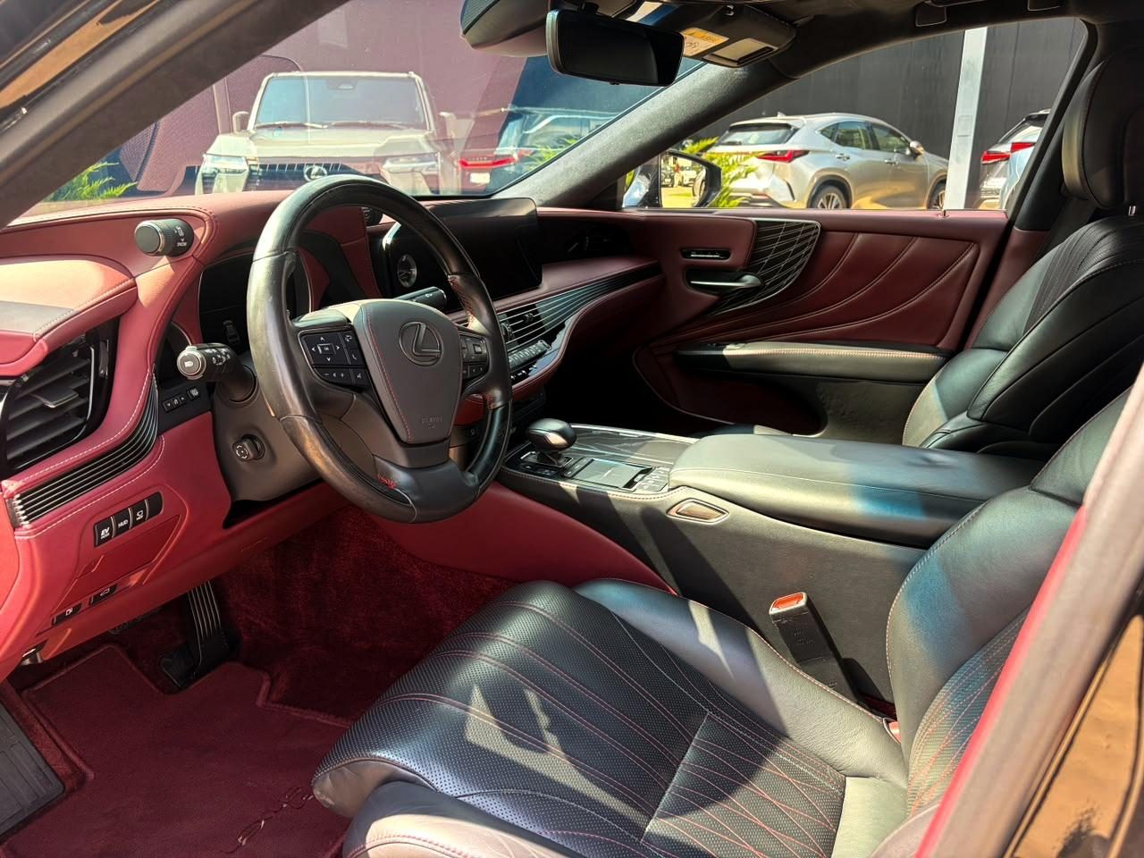 LS 500h luxury (11/11)