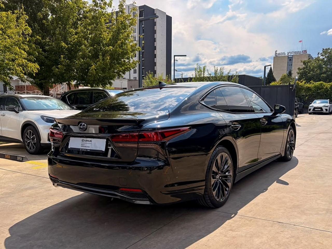 LS 500h luxury (4/11)